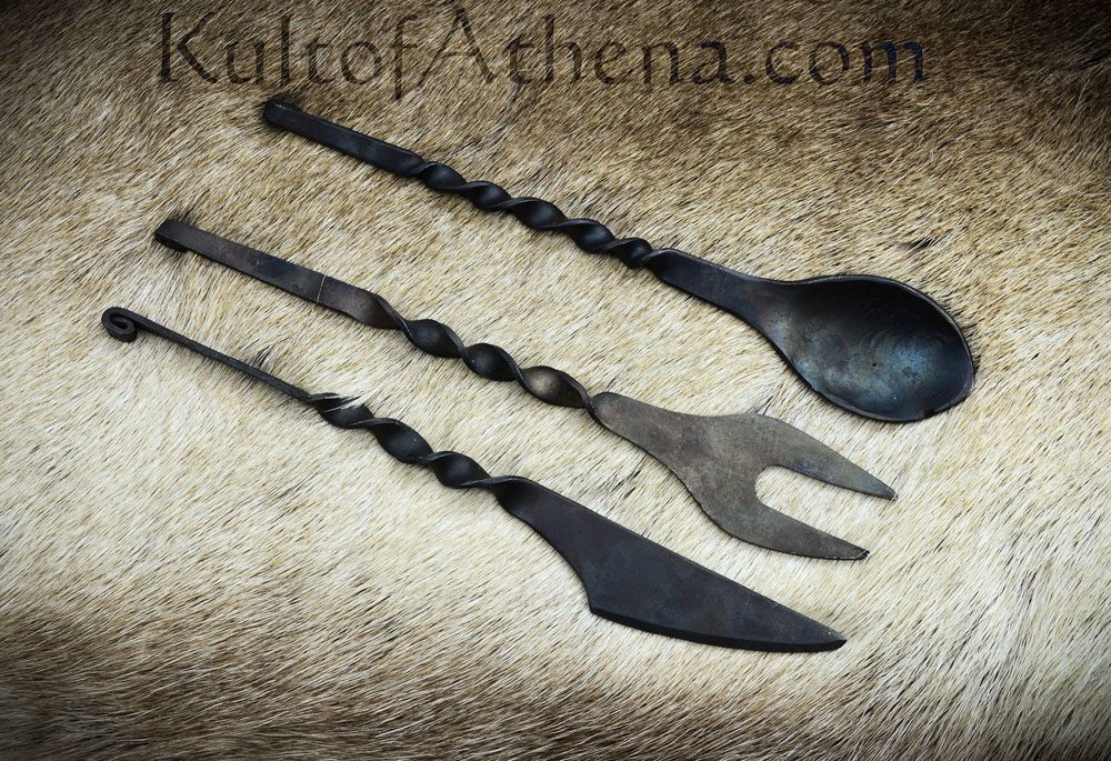 Medieval Cutlery Set with Wearable Leather Pouch 