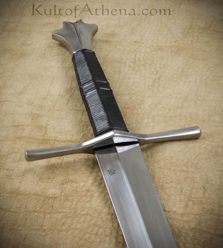 Darksword Armory Two Handed Gothic Sword