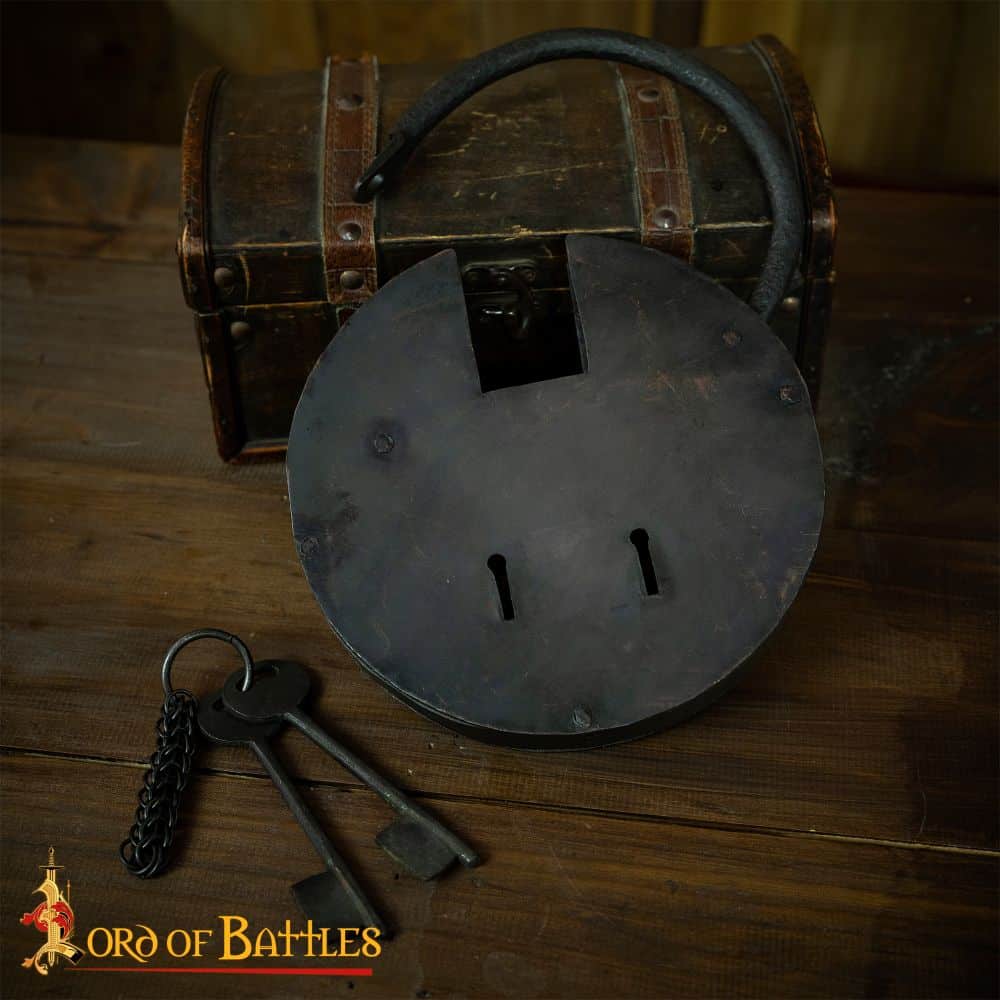 Giant Medieval Padlock with Keys and Chainmail keychain